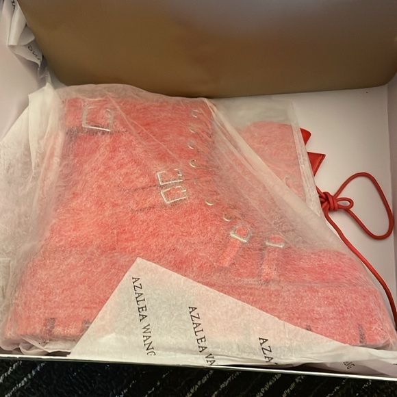 AKIRA thigh high boots - Picture 3 of 6